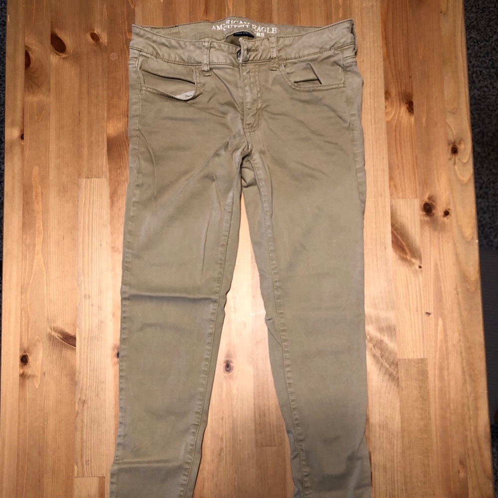 American Eagle Ankle Length Khaki Pants
